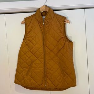 Old Navy mustard yellow quilted zip up vest size large.